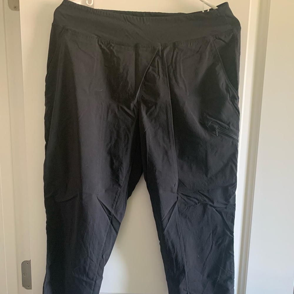 Black Mountain Hardware cropped pants